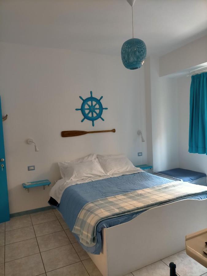 Controvento Rooms Маргерита-ді-Савоя Екстер'єр фото